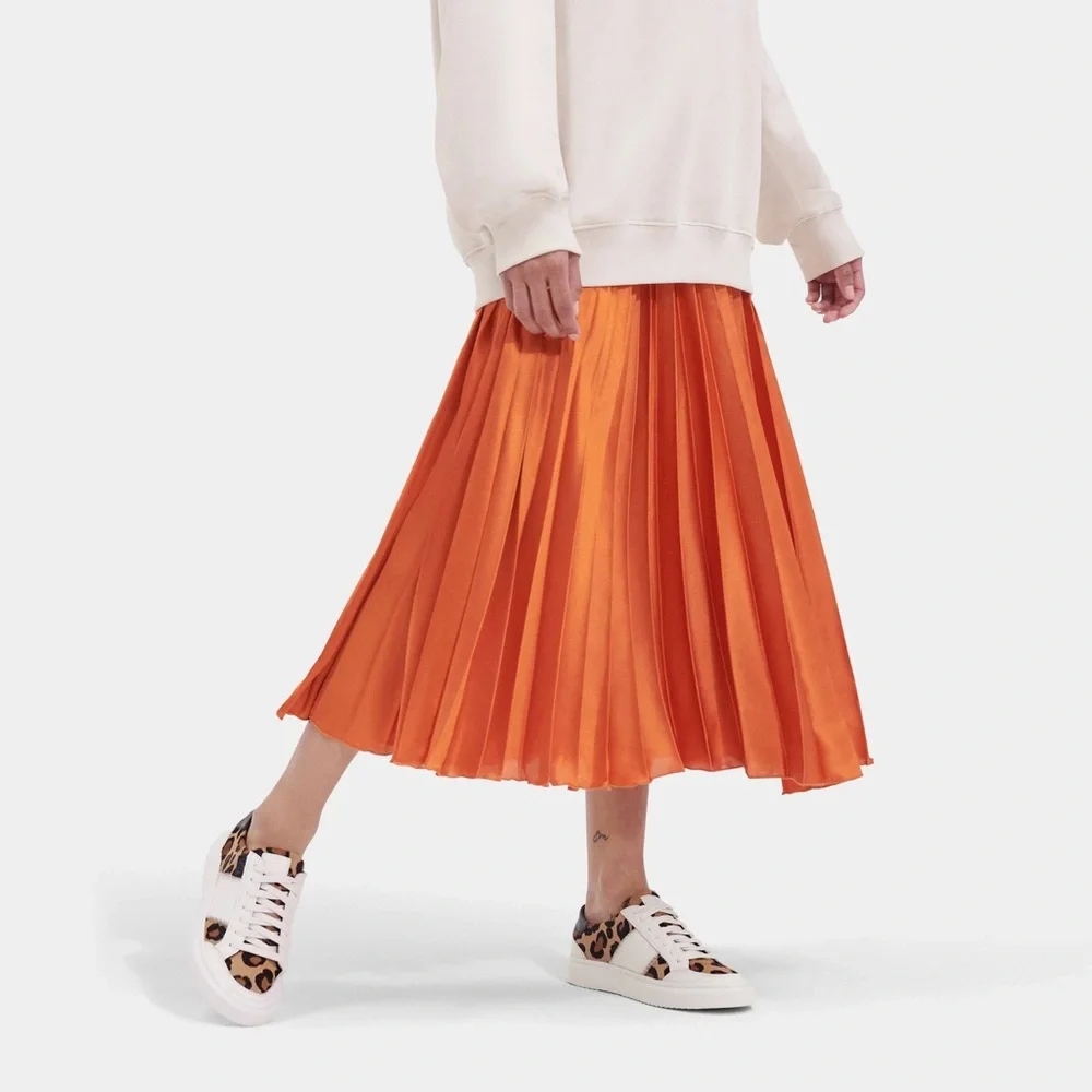 EUC UGG Alameda Spotty Lace Sneakers s7 - Picture 2 of 14